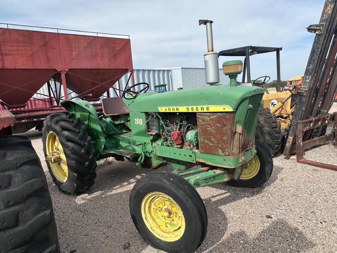 Image of John Deere 2010 Primary image