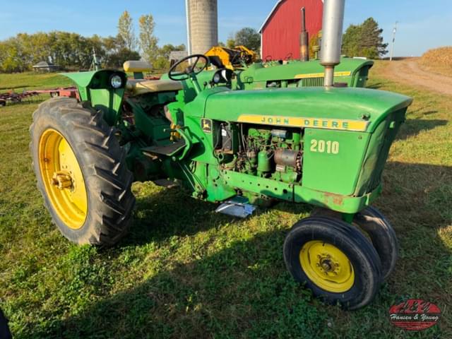Image of John Deere 2010 equipment image 1