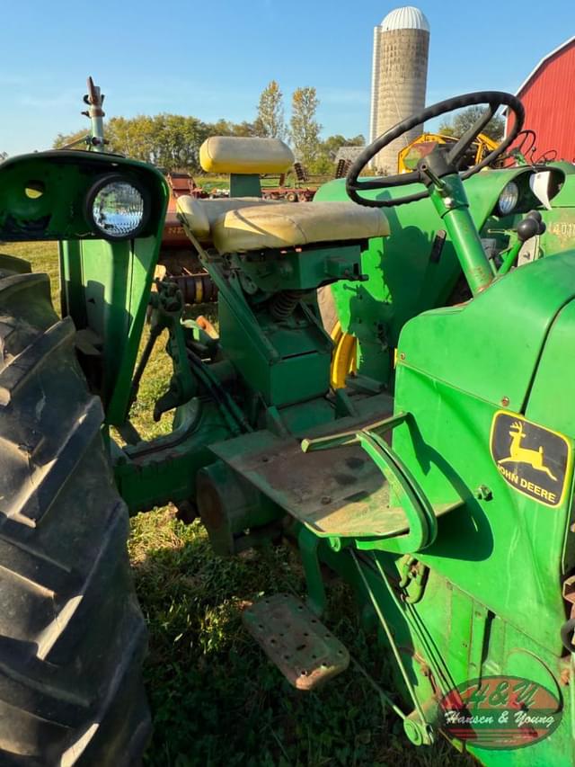 Image of John Deere 2010 equipment image 4