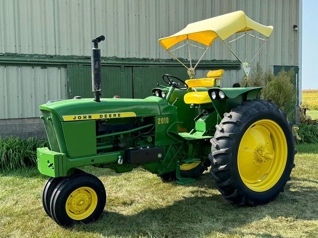 Image of John Deere 2010 Primary image