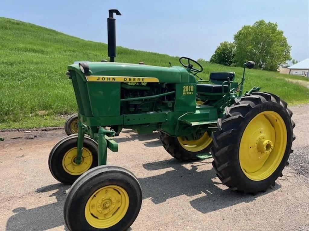 Image of John Deere 2010 Primary image
