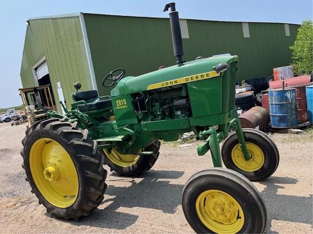 Image of John Deere 2010 equipment image 1