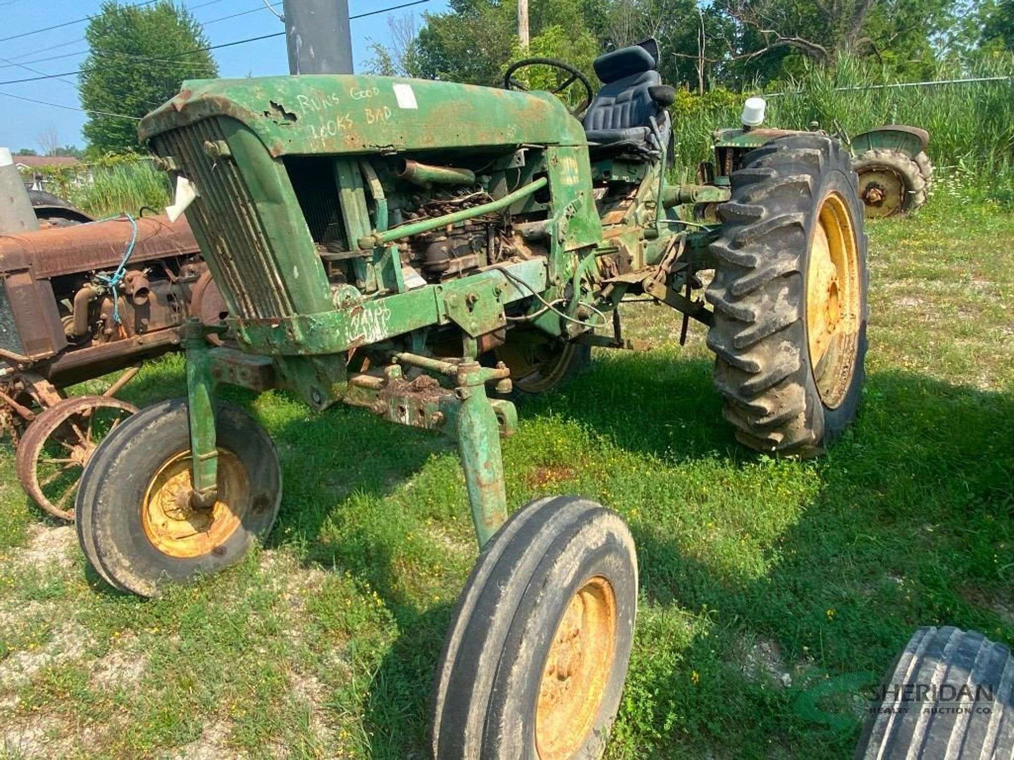 John Deere 2010 Equipment Image0