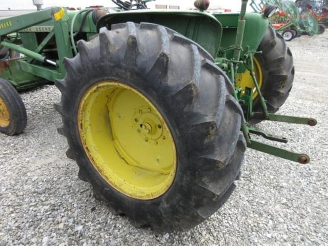 Image of John Deere 2010 equipment image 4
