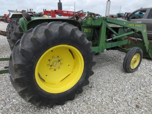 Image of John Deere 2010 equipment image 2