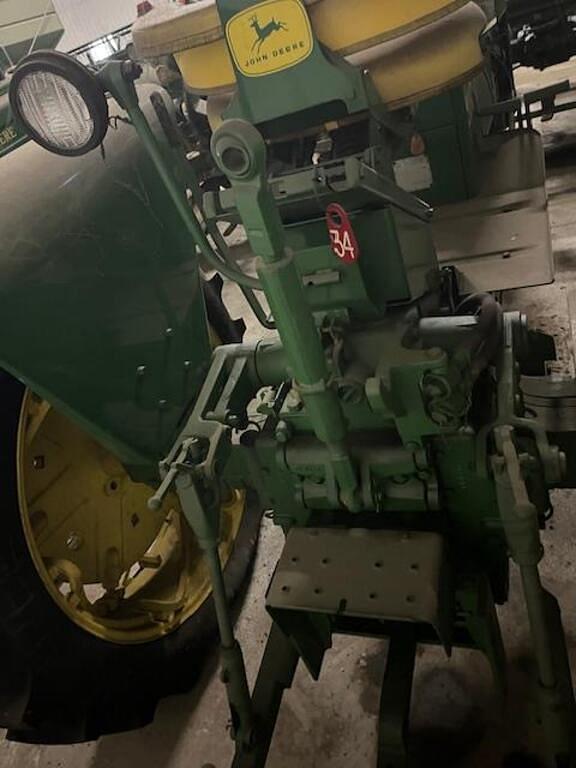 Image of John Deere 2010 equipment image 1