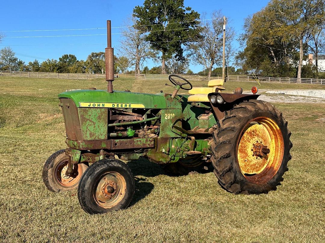 Image of John Deere 2010 Primary image