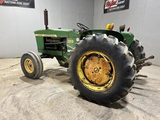 Image of John Deere 2010 equipment image 2