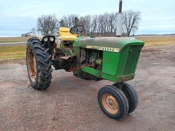 Main image John Deere 2010