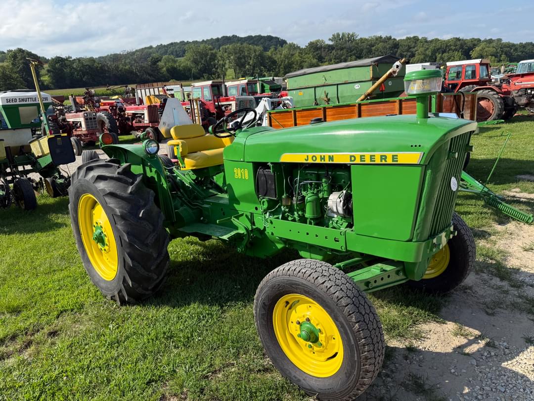 Image of John Deere 2010 Primary image