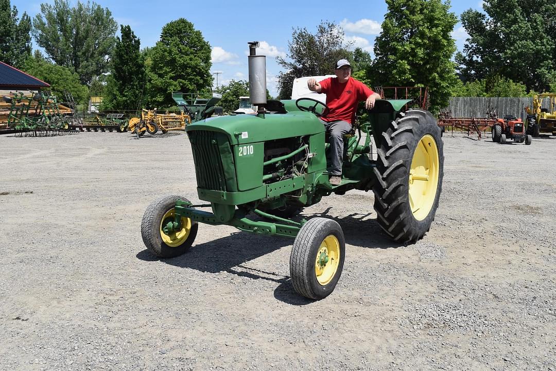 Image of John Deere 2010 Primary image