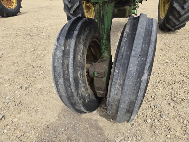 Image of John Deere 2010 equipment image 3