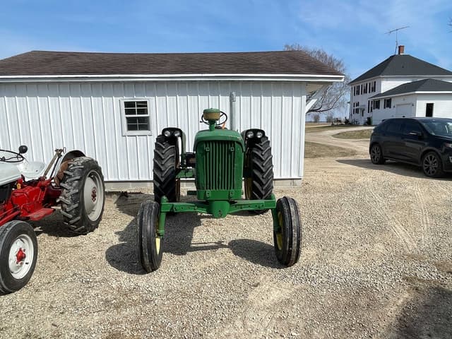 Image of John Deere 2010 equipment image 1