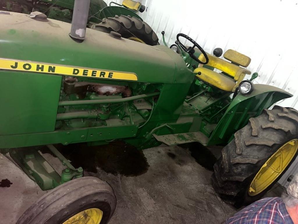 Image of John Deere 2010 Image 0