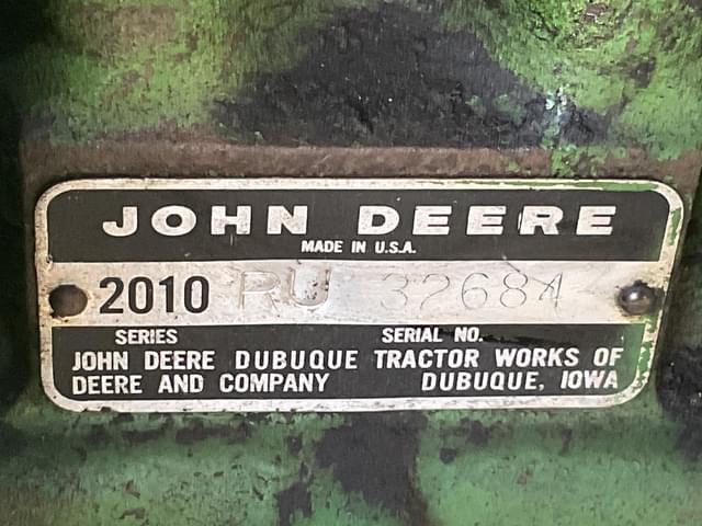 Image of John Deere 2010 equipment image 3