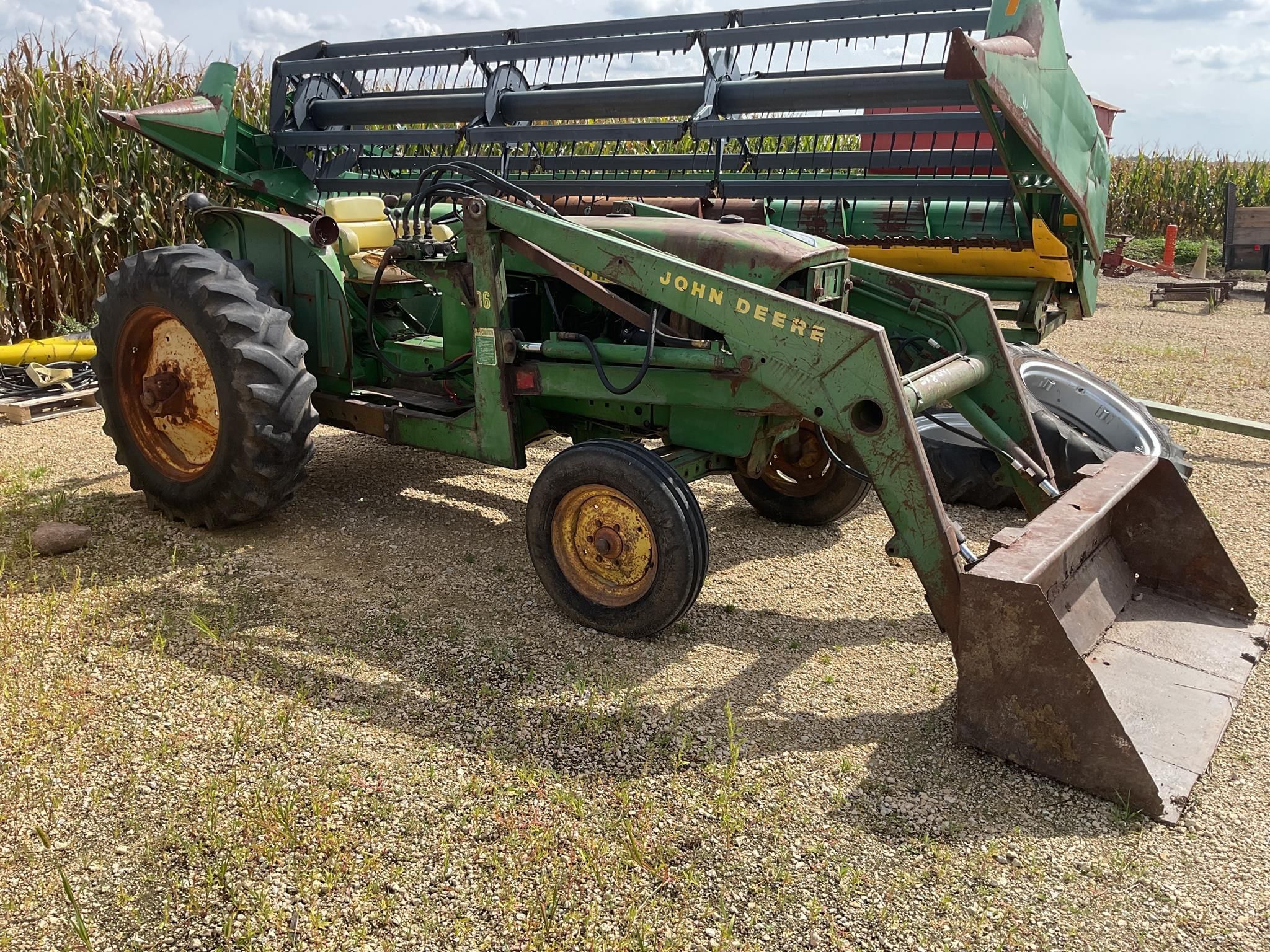 John Deere 2010 Equipment Image0