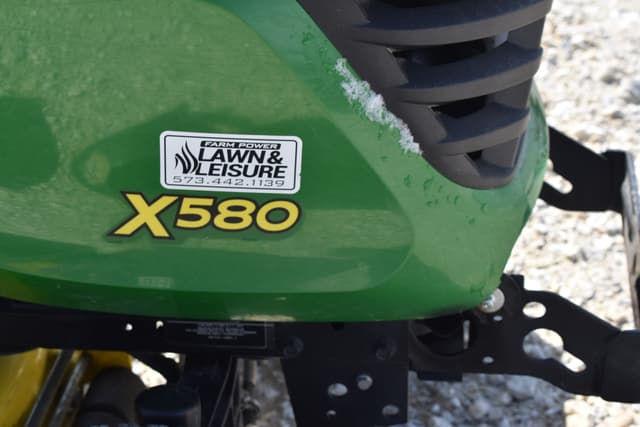 Image of John Deere X580 equipment image 4