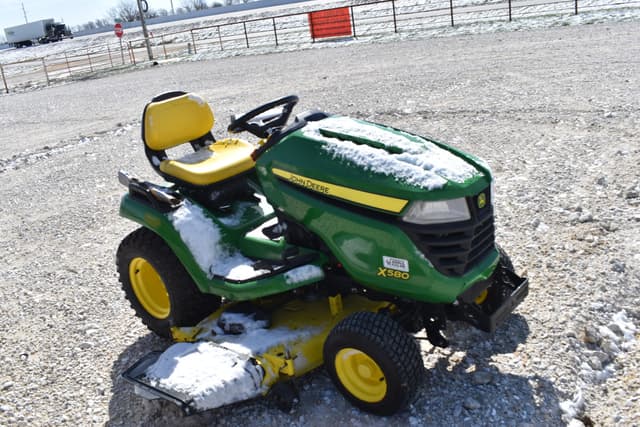 Image of John Deere X580 equipment image 2