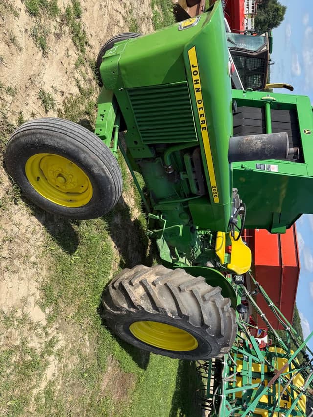 Image of John Deere 2020 equipment image 2