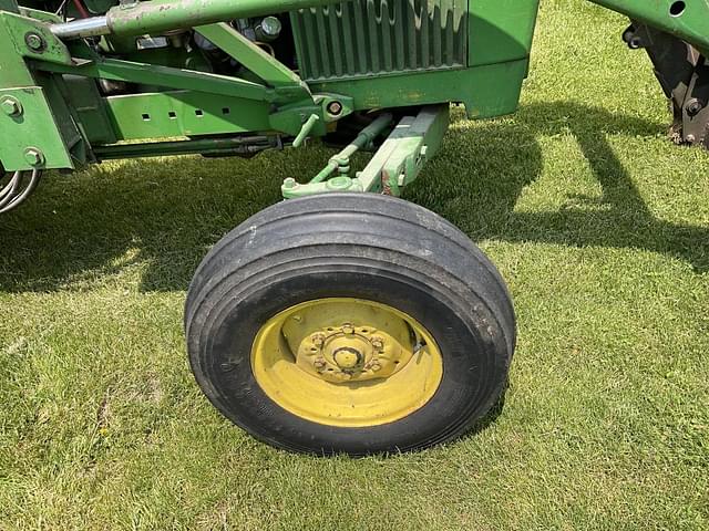 Thumbnail image John Deere 2020 14