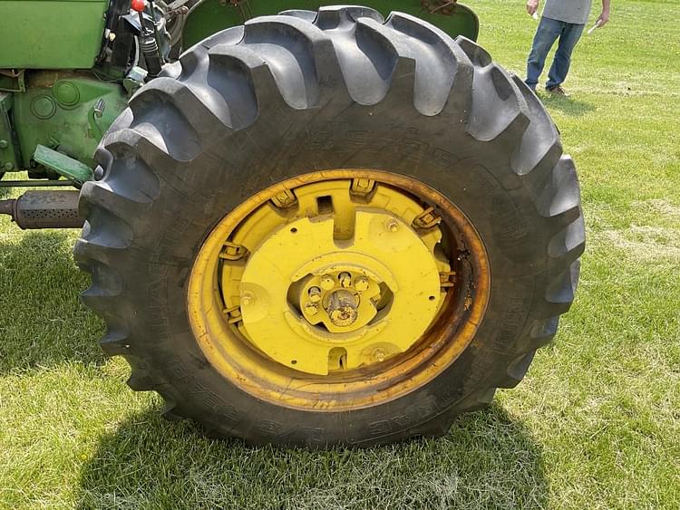 Main image John Deere 2020 8
