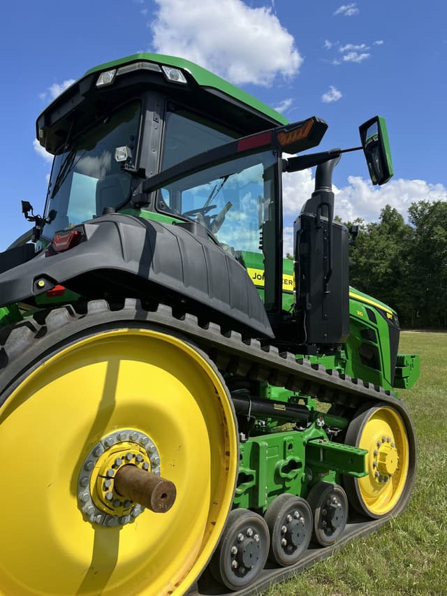 Image of John Deere 8RT 310 equipment image 2