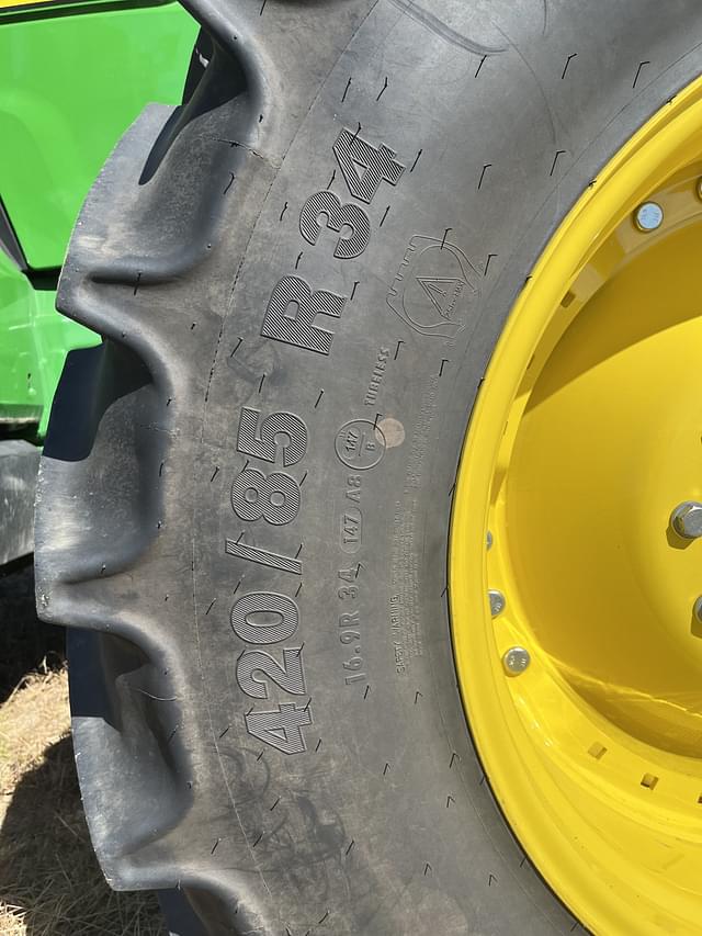 Image of John Deere 8R 310 equipment image 4