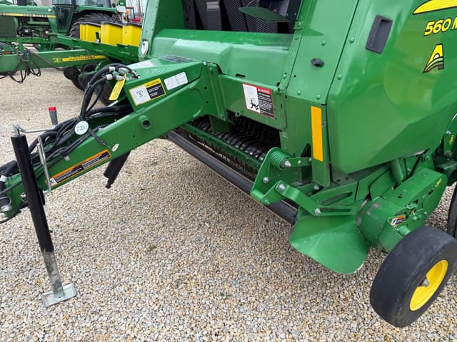 Image of John Deere 560M equipment image 4