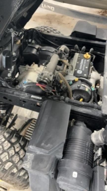 Image of John Deere XUV 835R equipment image 3