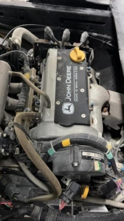 Image of John Deere XUV 835R equipment image 2