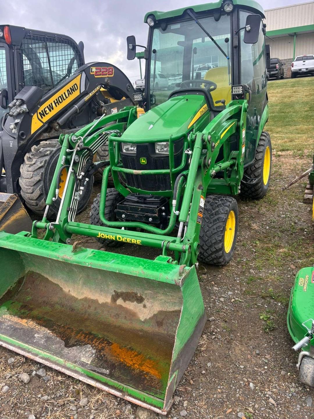 Image of John Deere 2025R Primary image