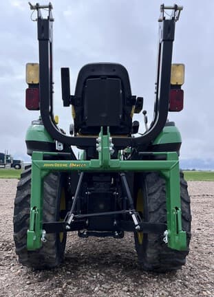 Image of John Deere 2025R equipment image 3