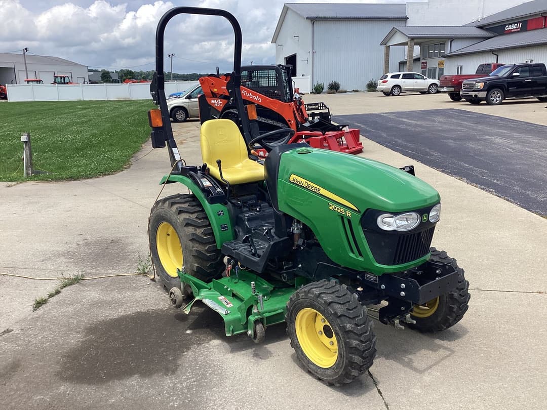 Image of John Deere 2025R Primary image