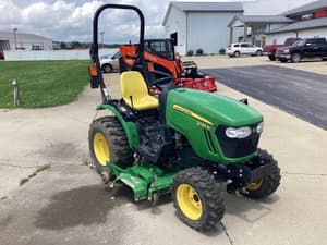 John Deere 2025R Image