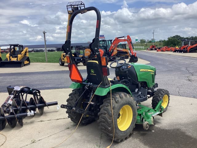 Image of John Deere 2025R equipment image 2