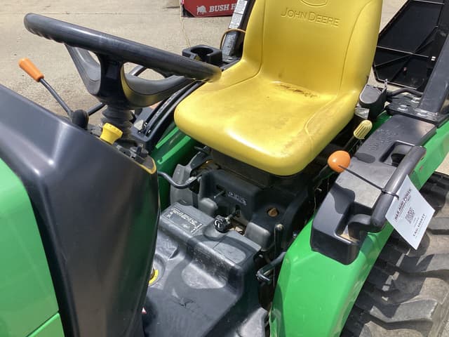 Image of John Deere 2025R equipment image 1