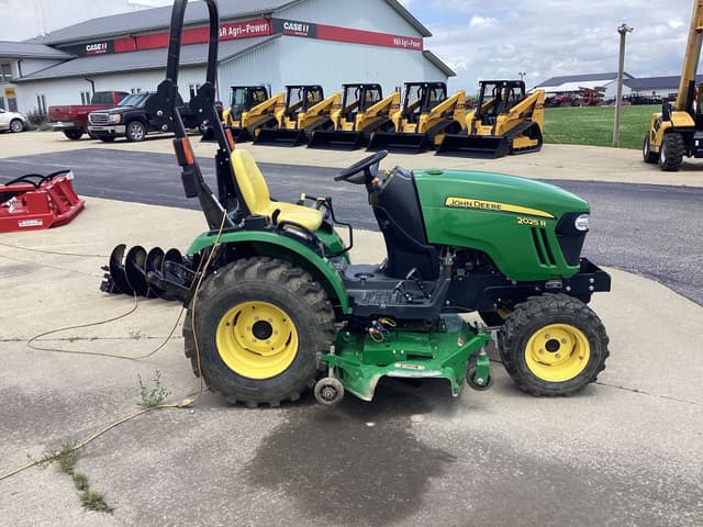 Image of John Deere 2025R equipment image 1