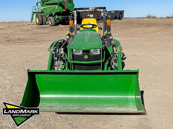 Image of John Deere 2025R equipment image 1