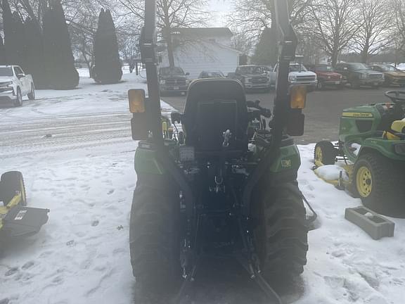 Image of John Deere 2025R equipment image 3