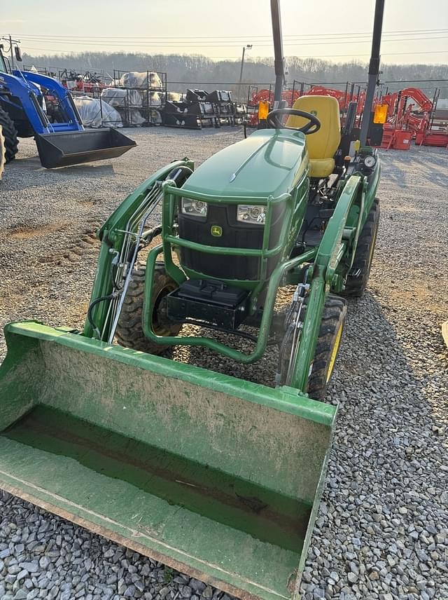 Image of John Deere 2025R equipment image 1