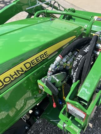 Image of John Deere 2025R equipment image 4