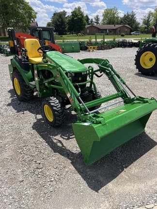 Image of John Deere 2025R equipment image 3