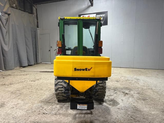 Image of John Deere 2025R equipment image 3