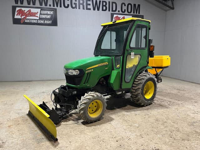 Image of John Deere 2025R equipment image 1