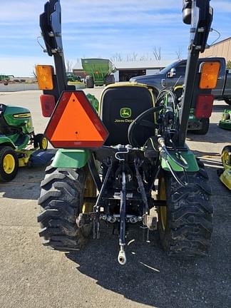 Image of John Deere 2025R equipment image 4