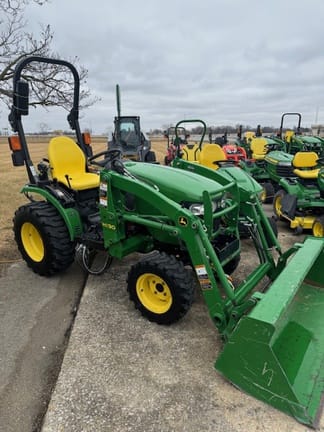 Main image John Deere 2025R