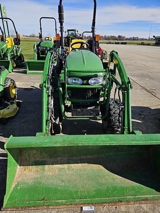 Image of John Deere 2025R equipment image 3