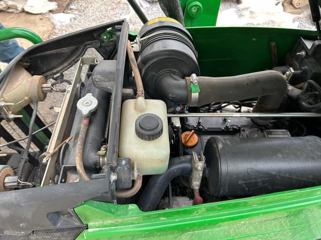 Image of John Deere 2025R equipment image 1