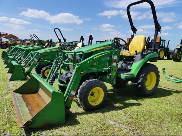 Image of John Deere 2025R equipment image 1