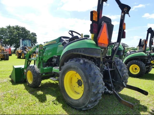 Image of John Deere 2025R equipment image 3